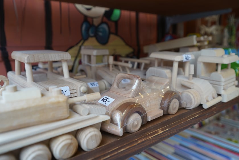 Jarmark Świętojański 2023 we Wrocławiu. Na zdjęciu produkty, które można kupić