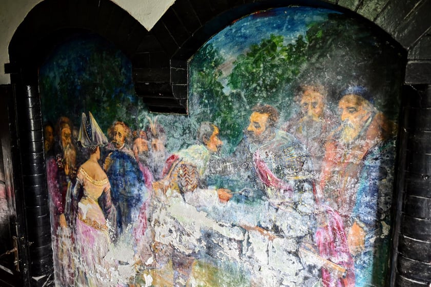 Pmieszczania w bastionie, w kt&oacute;rych tymczasowo urządzono biuro kierownika budowy.