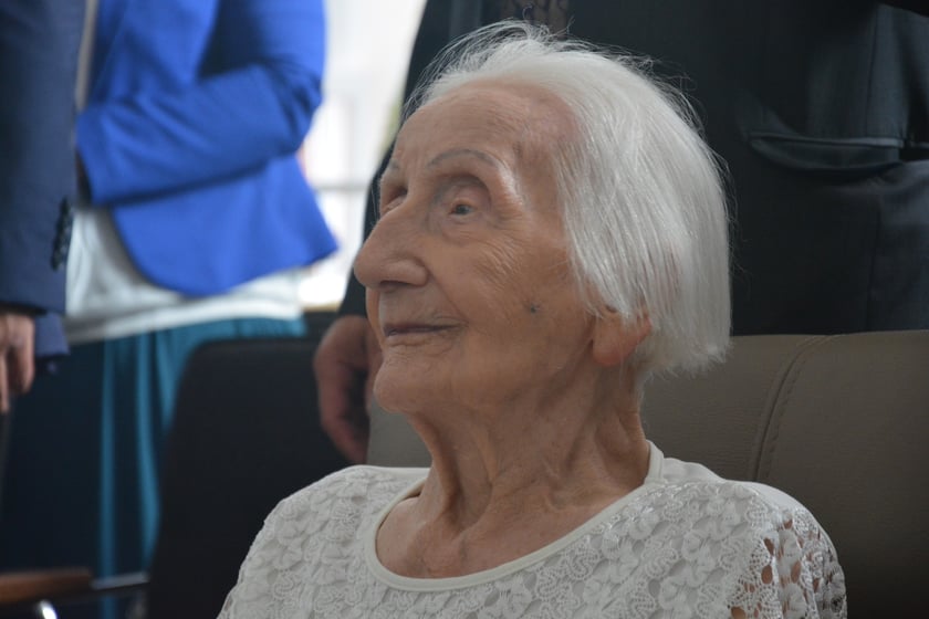 Urodziny Barbary Sowy na terenie jednostki wojskowej przy al. Hallerra