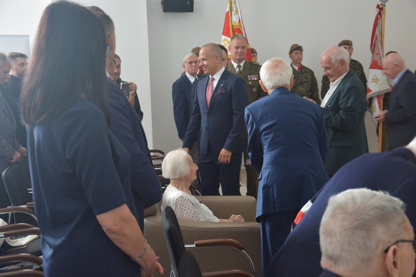 Urodziny Barbary Sowy na terenie jednostki wojskowej przy al. Hallerra