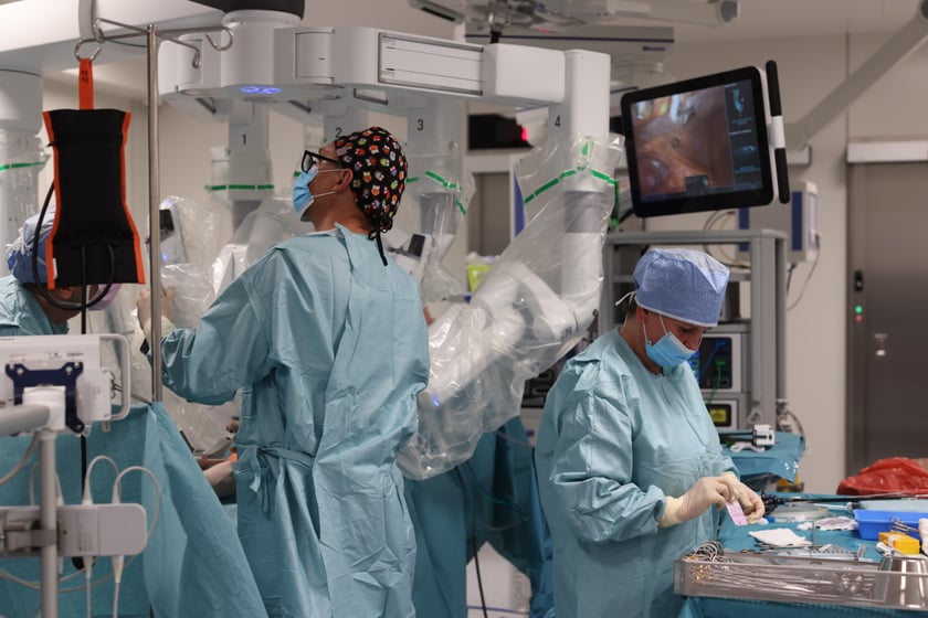 Operacja z udziałem robota Da Vinci w USK