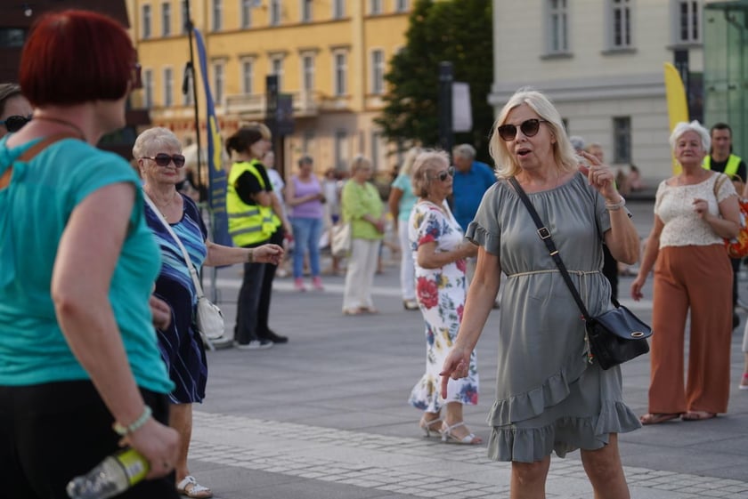 Uczestnicy potańcówki na pl. Wolności w sobotę 8 lipca