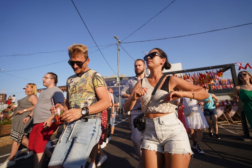 Potańcówka na Dachu ? rozgrzewające rytmy latino na szczycie Galerii Dominikańskiej