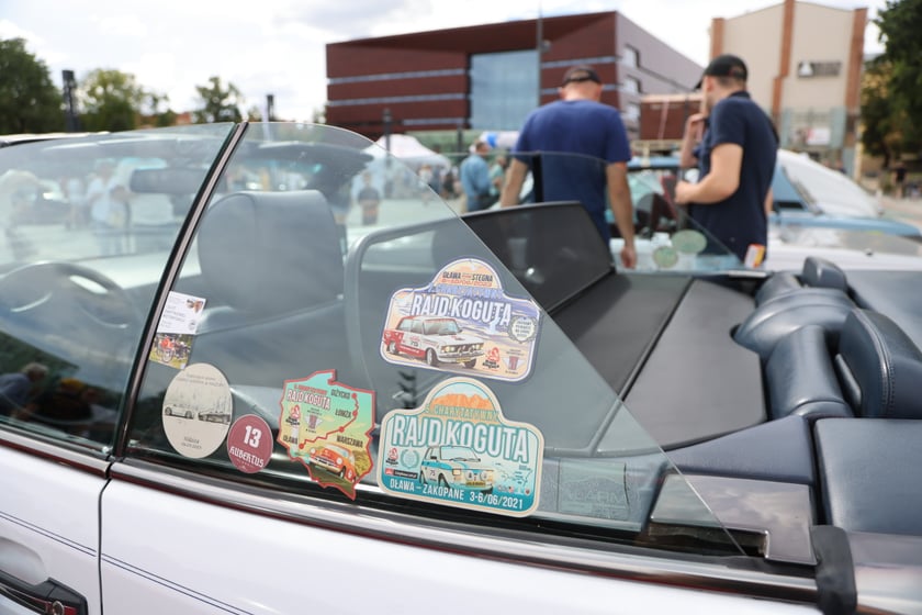 Uczestnicy Rajdu dla Zuchwałych na placu Wolności we Wrocławiu