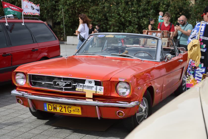 Uczestnicy Rajdu dla Zuchwałych na placu Wolności we Wrocławiu