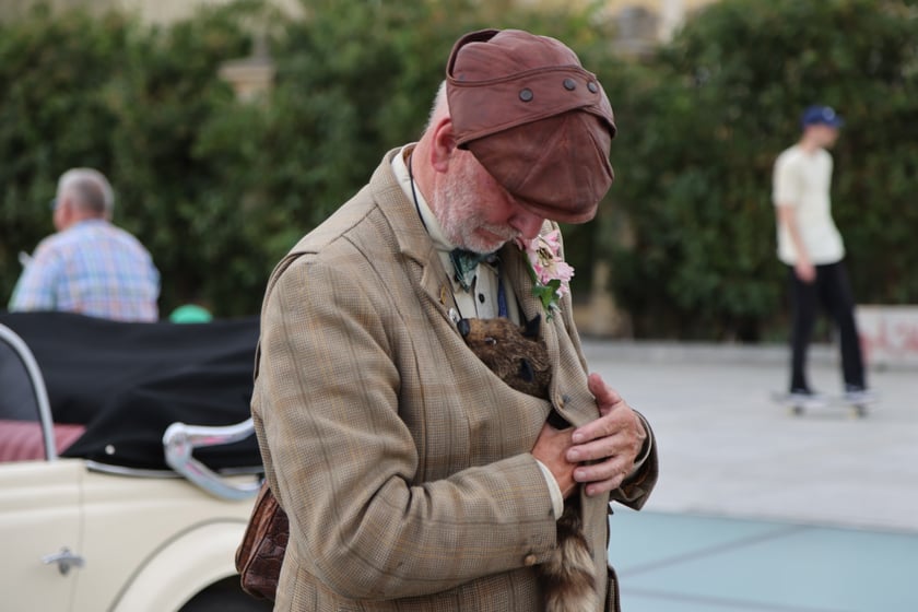 Uczestnicy Rajdu dla Zuchwałych na placu Wolności we Wrocławiu