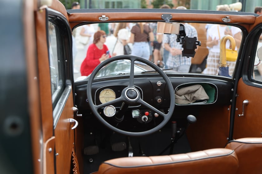 Uczestnicy Rajdu dla Zuchwałych na placu Wolności we Wrocławiu