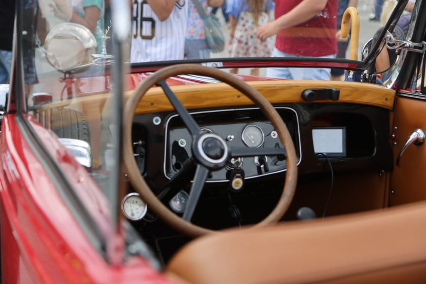 Uczestnicy Rajdu dla Zuchwałych na placu Wolności we Wrocławiu