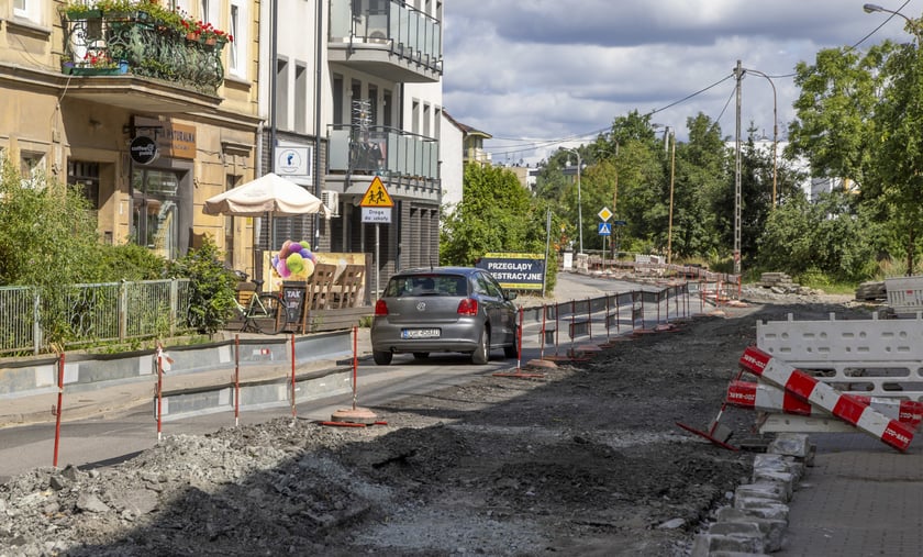Przebudowa ulicy Dolnobrzeskiej na osiedlu Leśnica, sierpień 2023