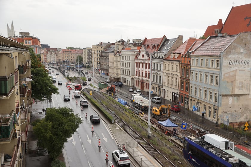 Widok z góry na Kazimierza Wielkiego w trakcie remontu, sierpień 2023