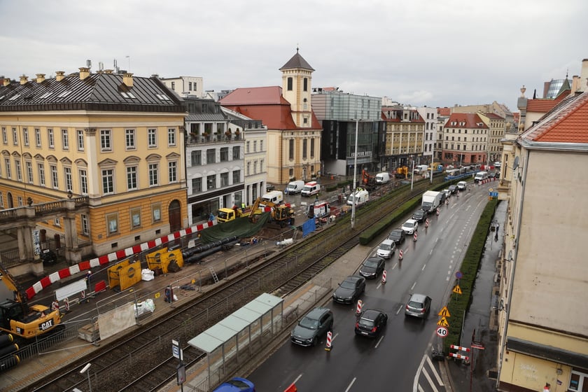 Widok z góry na Kazimierza Wielkiego w trakcie remontu, sierpień 2023