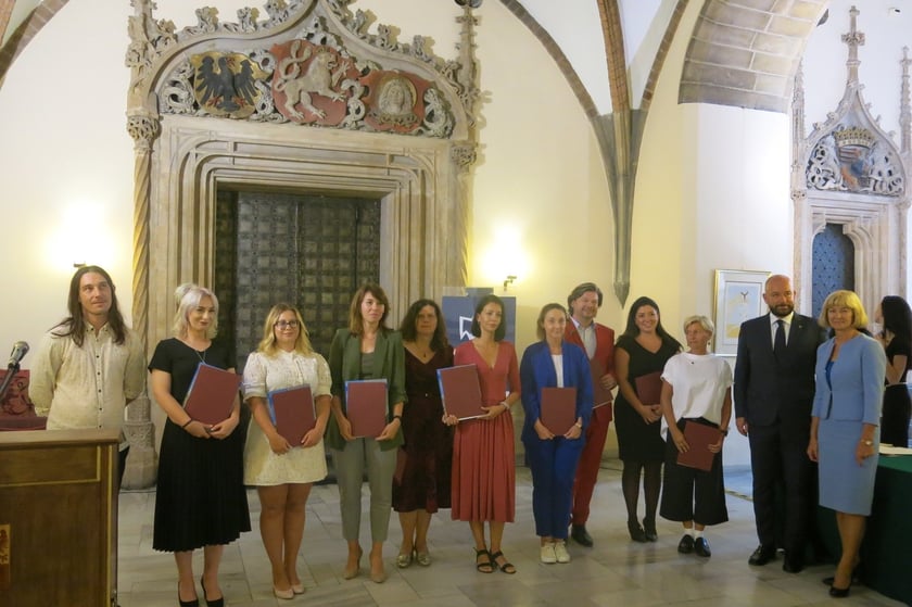 Ślubowanie i&nbsp;wręczenie akt&oacute;w nadania stopnia awansu zawodowego nauczyciela mianowanego z udziałem prezydenta Wrocławia Jacka Sutryka