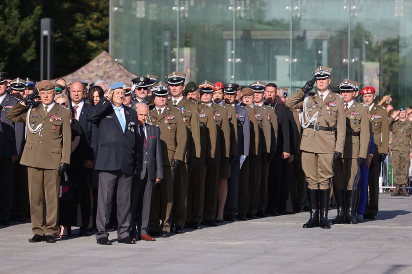 Promocja absolwent&oacute;w Akademii Wojsk Lądowych na pierwszy stopień oficerski (wrzesień 2023)