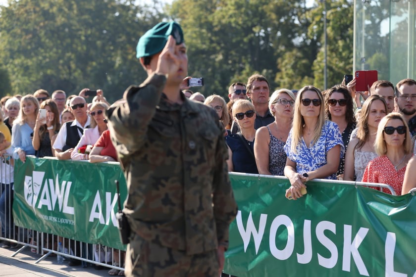 Promocja absolwent&oacute;w Akademii Wojsk Lądowych na pierwszy stopień oficerski (wrzesień 2023)