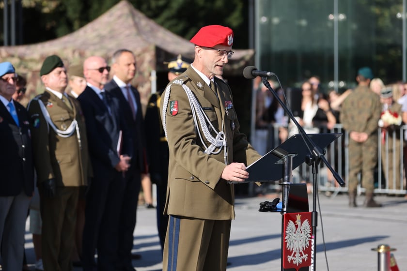 Promocja absolwent&oacute;w Akademii Wojsk Lądowych na pierwszy stopień oficerski (wrzesień 2023)