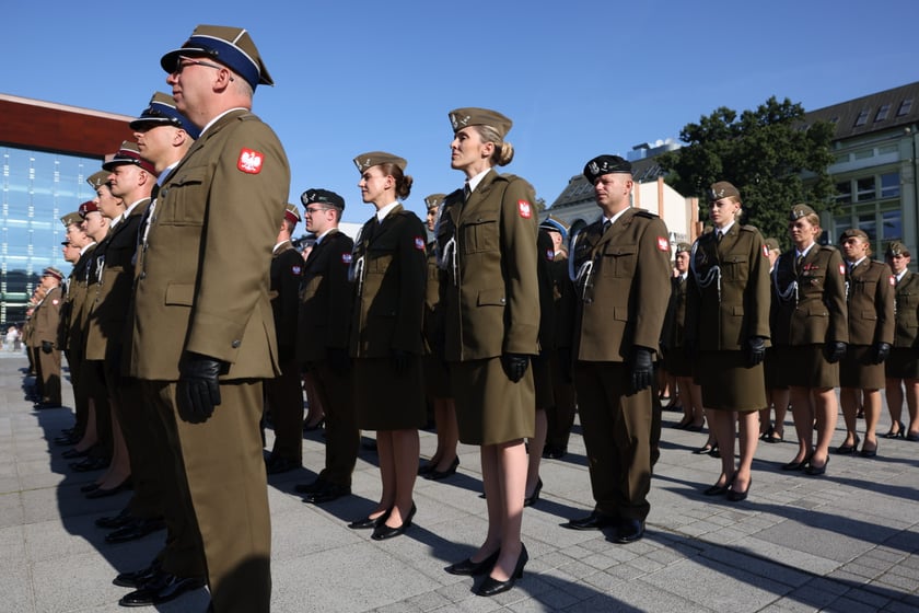 Promocja absolwent&oacute;w Akademii Wojsk Lądowych na pierwszy stopień oficerski (wrzesień 2023)