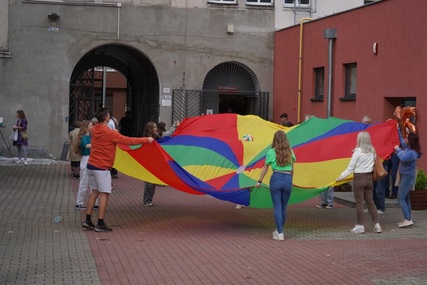 IV Liceum Ogólnokształcące przy ul. Świstackiego świętuje 75. urodziny.