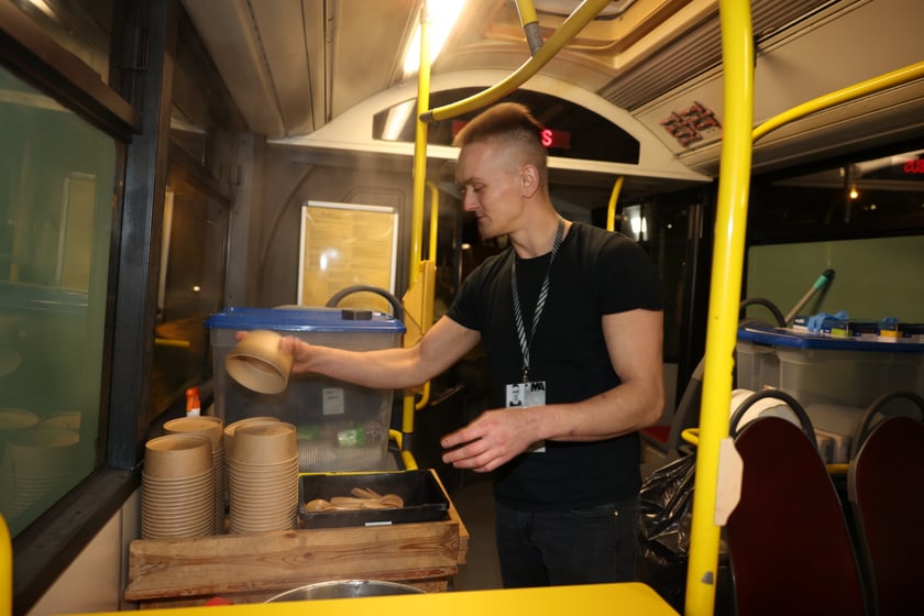 7 listopada wystartował Streetbus. Będzie niósł pomoc do marca przyszłego roku.