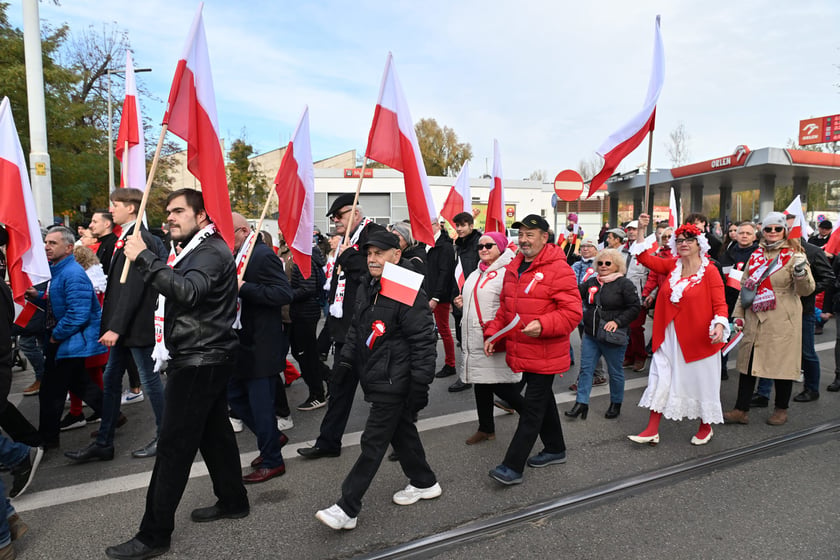 Uczestnicy parady 11 listopada 2023 r.