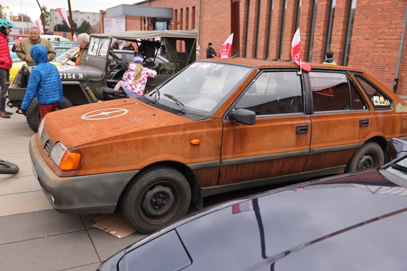 Zlot motoryzacyjnych klasyków pod Zajezdnią, 12 listopada 2023