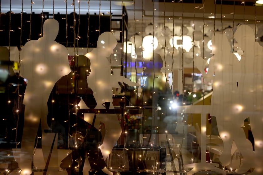 Iluminacje świąteczne wok&oacute;ł wrocławskich galerii