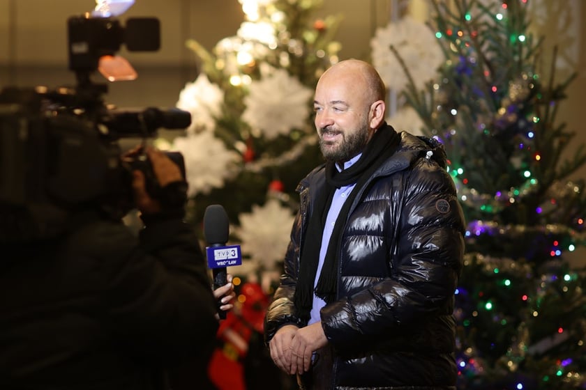 Paczki Dobrych Relacji 2023 dla dzieci i ich opiekun&oacute;w z rodzin zastępczych (10 grudnia 2023 Tarczyński Arena)