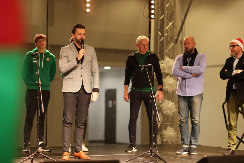 Paczki Dobrych Relacji 2023 dla dzieci i ich opiekun&oacute;w z rodzin zastępczych (10 grudnia 2023 Tarczyński Arena)