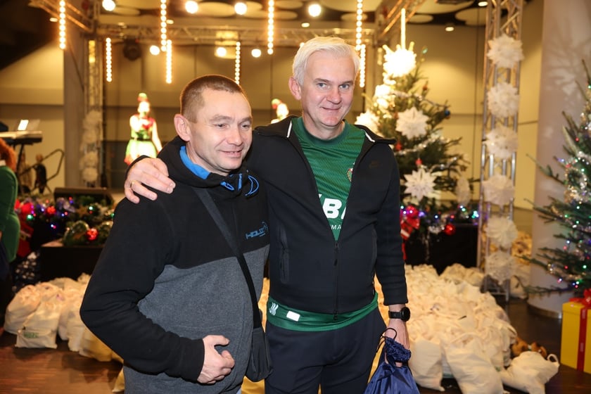 Paczki Dobrych Relacji 2023 dla dzieci i ich opiekun&oacute;w z rodzin zastępczych (10 grudnia 2023 Tarczyński Arena)