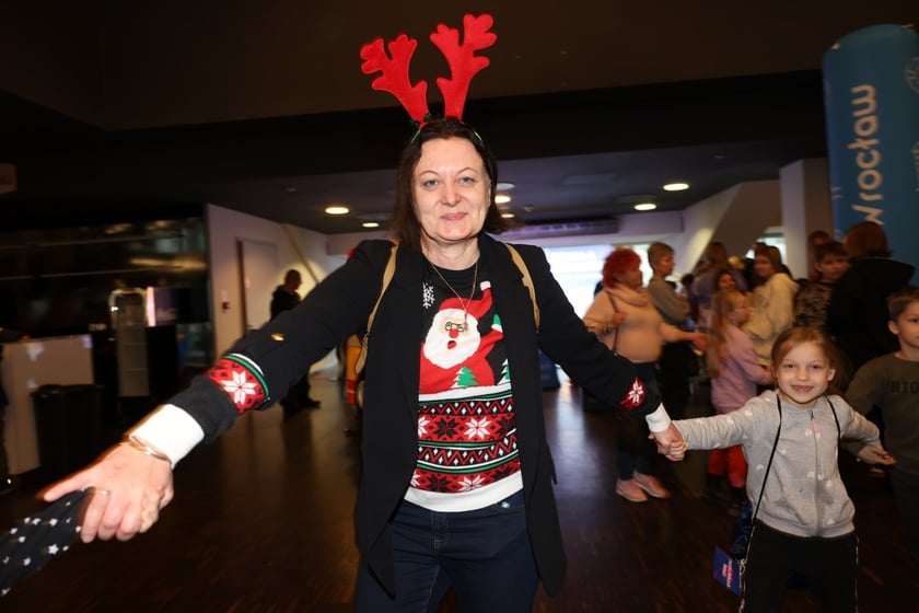 Paczki Dobrych Relacji 2023 dla dzieci i ich opiekun&oacute;w z rodzin zastępczych (10 grudnia 2023 Tarczyński Arena)