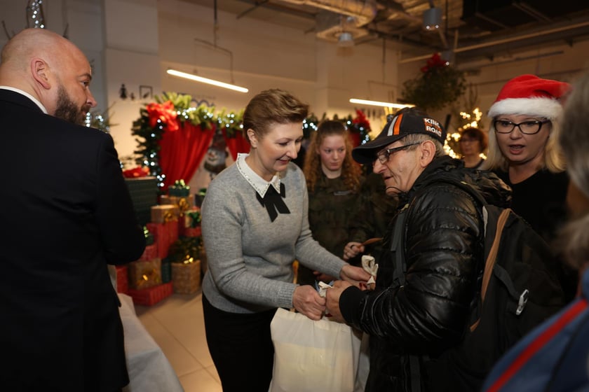 W świątecznym nastroju Paczki Dobrych Relacji otrzymali podopieczni wrocławskiego MOPS-u.