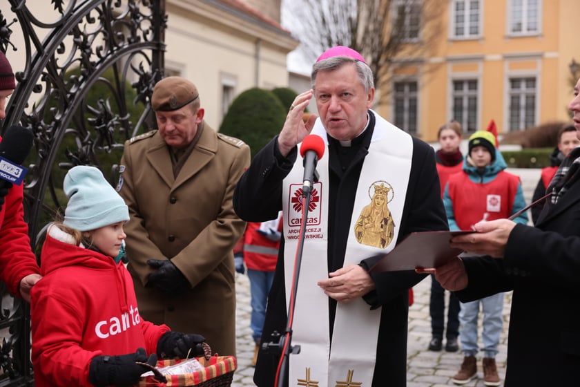 Caritas rozdał paczki potrzebującym w ramach akcji ''Niosę dobro''