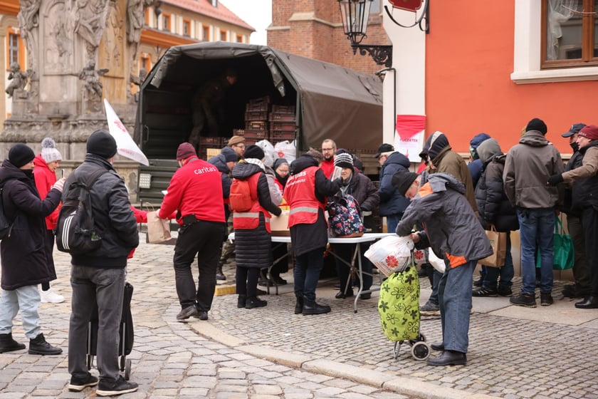 Caritas rozdał paczki potrzebującym w ramach akcji ''Niosę dobro''