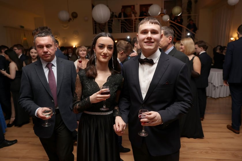 Studniówka Elektronicznych Zakładów Naukowych we Wrocławiu