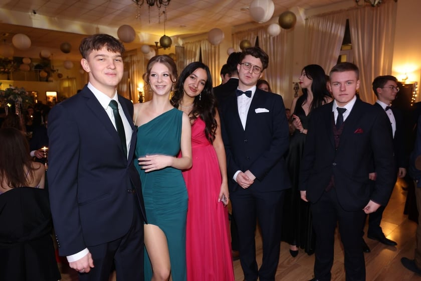 Studniówka Elektronicznych Zakładów Naukowych we Wrocławiu