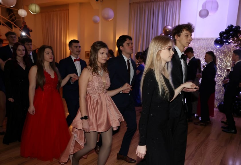 Studniówka Elektronicznych Zakładów Naukowych we Wrocławiu