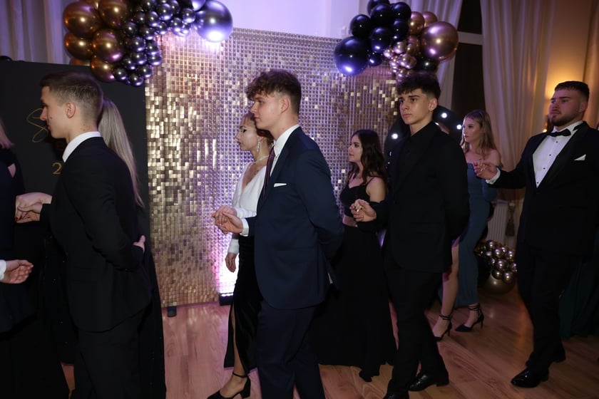 Studniówka Elektronicznych Zakładów Naukowych we Wrocławiu