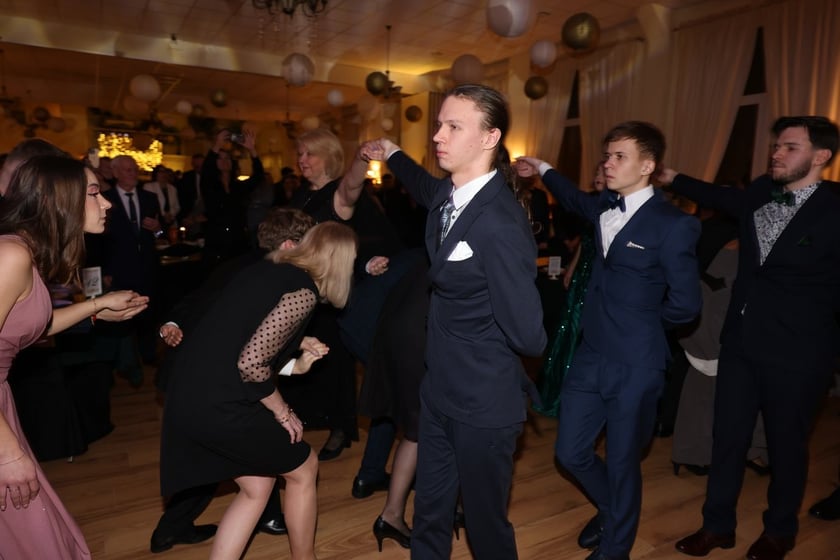 Studniówka Elektronicznych Zakładów Naukowych we Wrocławiu