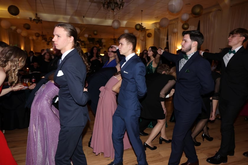 Studniówka Elektronicznych Zakładów Naukowych we Wrocławiu