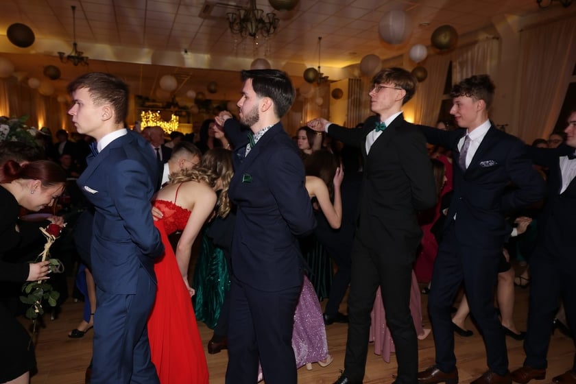 Studniówka Elektronicznych Zakładów Naukowych we Wrocławiu