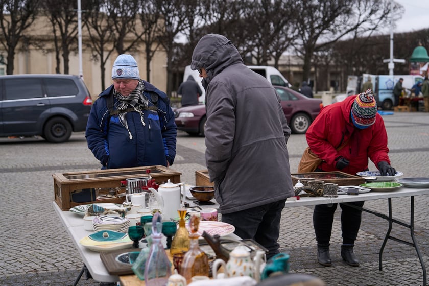 Giełda staroci pod Halą Stulecia 27.01.2024