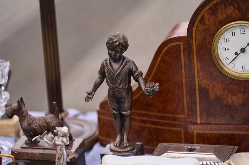 Giełda staroci pod Halą Stulecia 27.01.2024