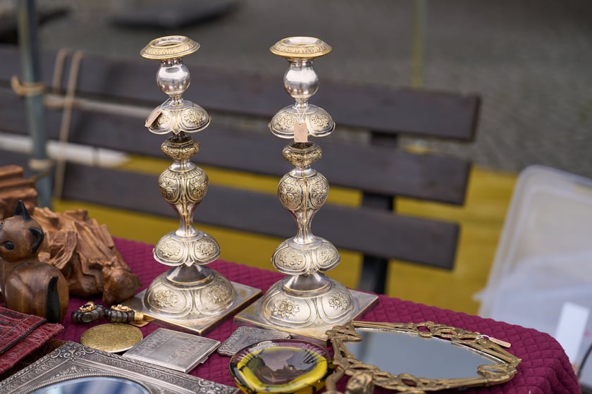 Giełda staroci pod Halą Stulecia 27.01.2024