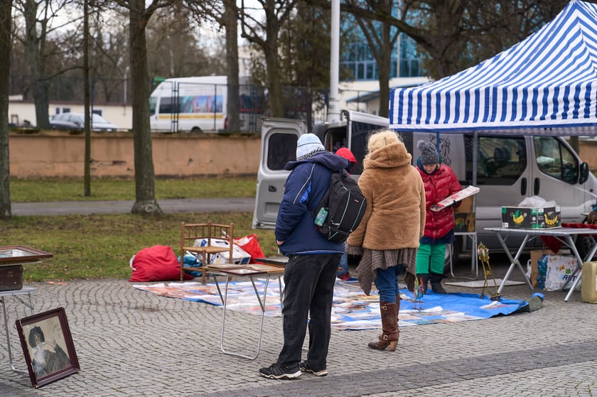 Giełda staroci pod Halą Stulecia 27.01.2024