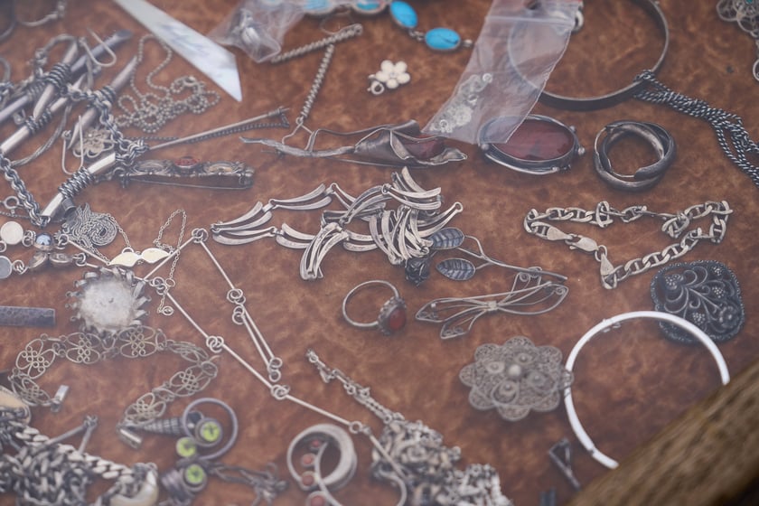 Giełda staroci pod Halą Stulecia 27.01.2024