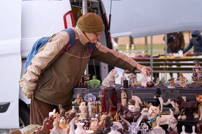 Giełda staroci pod Halą Stulecia 27.01.2024