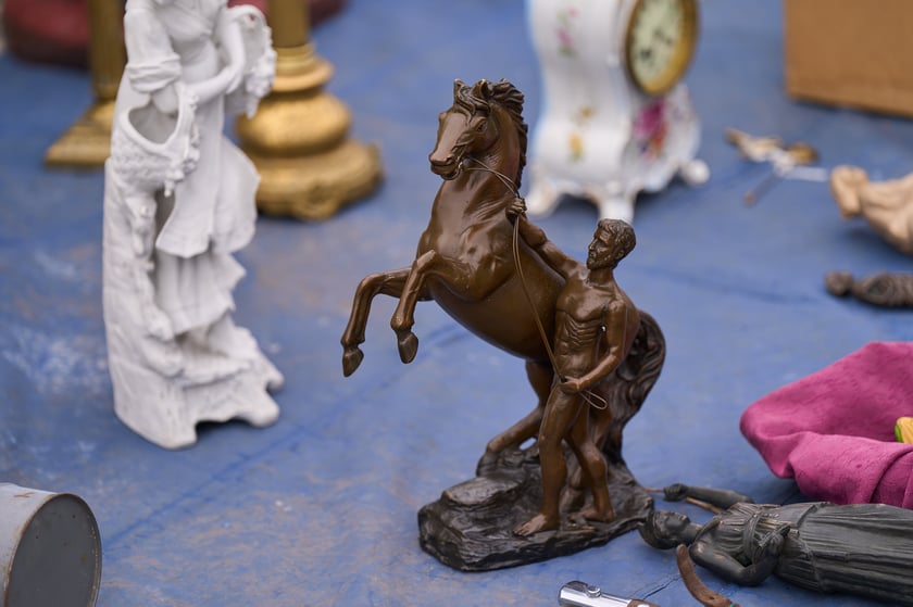 Giełda staroci pod Halą Stulecia 27.01.2024