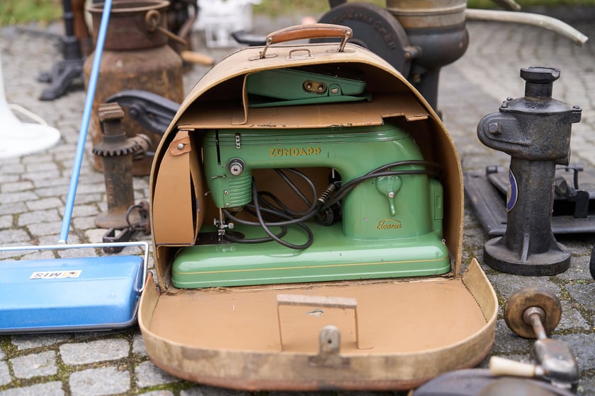 Giełda staroci pod Halą Stulecia 27.01.2024