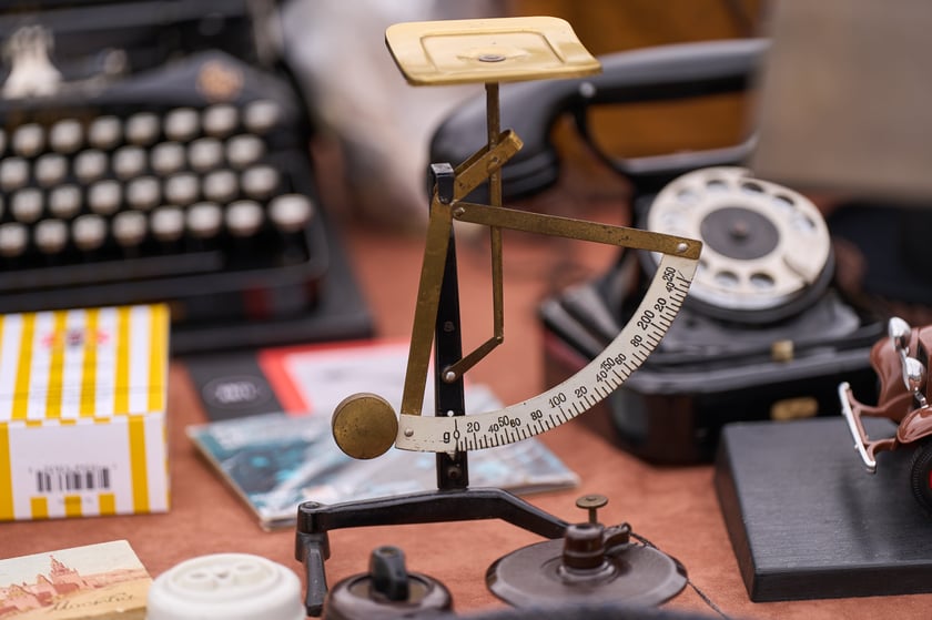 Giełda staroci pod Halą Stulecia 27.01.2024