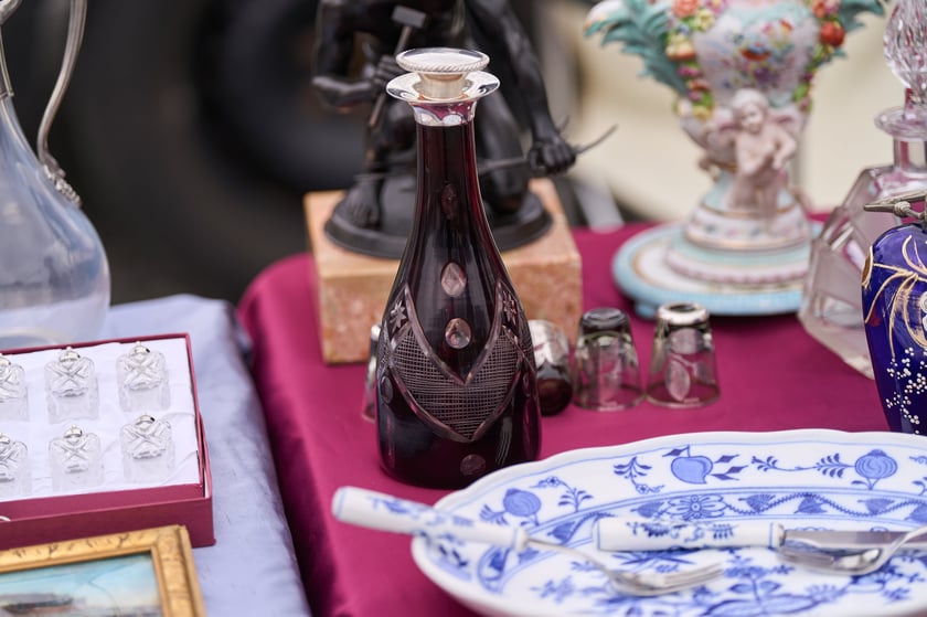 Giełda staroci pod Halą Stulecia 27.01.2024