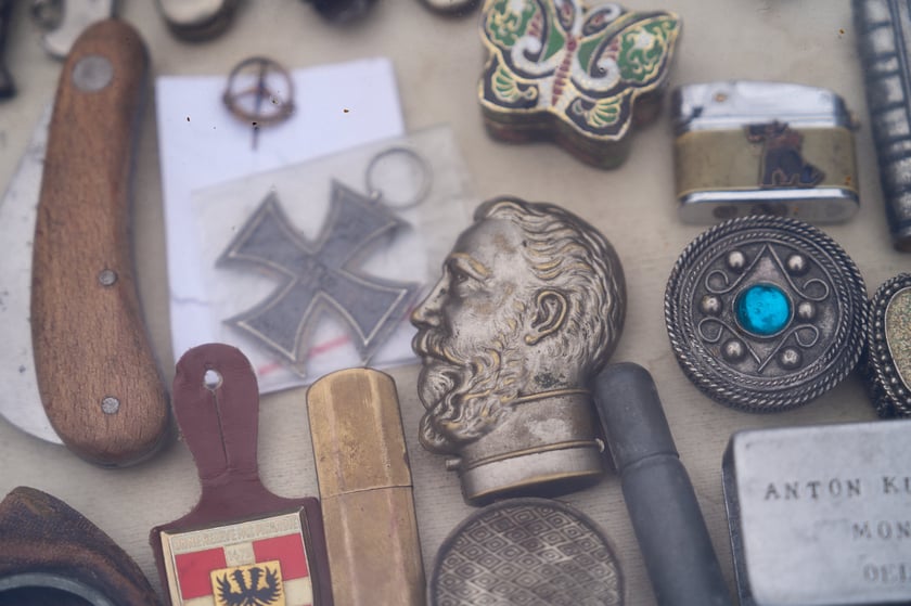 Giełda staroci pod Halą Stulecia 27.01.2024